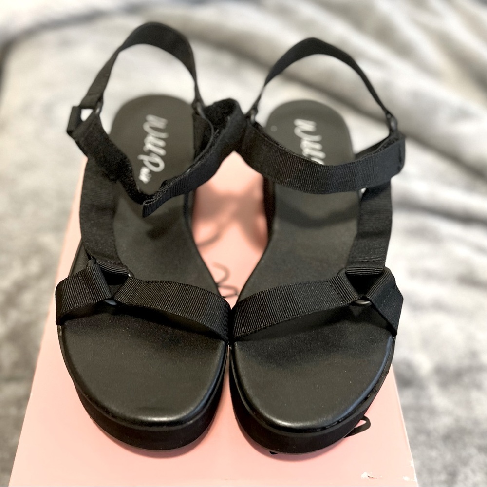 Wild Pair Women’s Sawwyerf Faux Leather Slide On Strappy Black Sandals